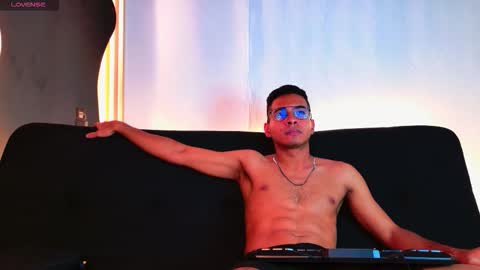 Snapshot of jaybrown_1 chatting on November 12, 2025, 3:07 am Jay online show from November 12, 2025, 3:07 am