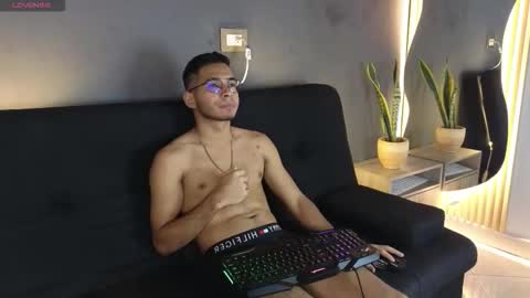 Snapshot of jaybrown_1 chatting on November 21, 2025, 11:31 am Jay online show from November 21, 2025, 11:31 am