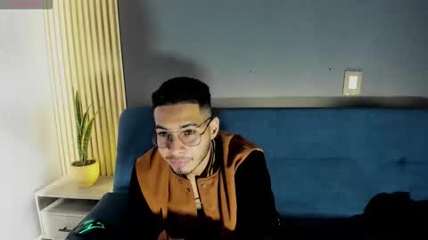 Snapshot of jaybrown_1 chatting on December 2, 2025, 10:38 pm Jay online show from December 2, 2025, 10:38 pm