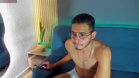 Snapshot of jaybrown_1 chatting on December 15, 2025, 8:35 pm Jay online show from December 15, 2025, 8:35 pm