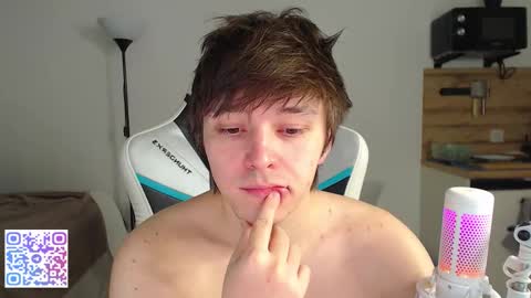 Snapshot of jayce_icestone chatting on December 15, 2025, 2:49 am Jayce online show from December 15, 2025, 2:49 am
