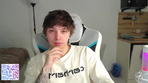 Snapshot of jayce_icestone chatting on December 16, 2025, 3:22 am Jayce online show from December 16, 2025, 3:22 am