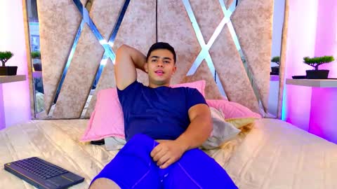 Snapshot of jayd_muscle chatting on December 18, 2025, 5:02 am jayd_muscle online show from December 18, 2025, 5:02 am