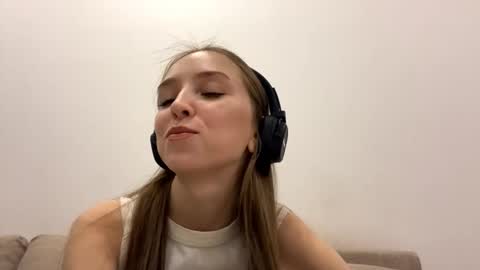 Snapshot of jayehubiak chatting on March 3, 2026, 2:12 pm Isabella Rose online show from March 3, 2026, 2:12 pm