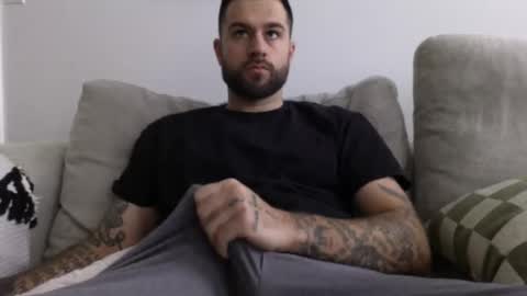 Snapshot of jayg333 chatting on December 5, 2025, 2:03 pm jayg333 online show from December 5, 2025, 2:03 pm