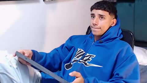 jaze_bradley online show from February 28, 2025, 2:42 pm