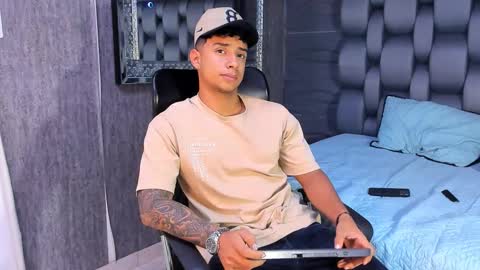 jaze_bradley online show from October 15, 2025, 11:32 am