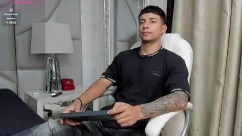 jaze_bradley online show from November 4, 2025, 11:31 am