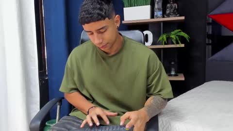 jaze_bradley online show from November 26, 2025, 11:22 am