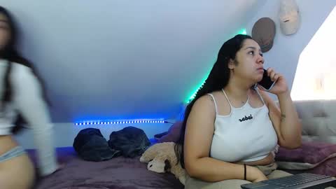 Jazmin and Scarlett online show from October 28, 2025, 1:36 pm