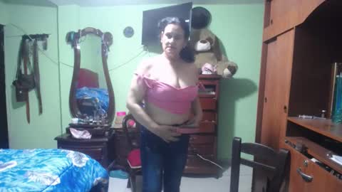 Snapshot of jazmin_rios chatting on February 28, 2025, 10:17 pm jazmim online show from February 28, 2025, 10:17 pm