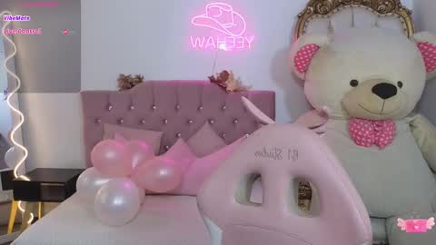 Jazmin  online show from March 1, 2025, 7:15 pm