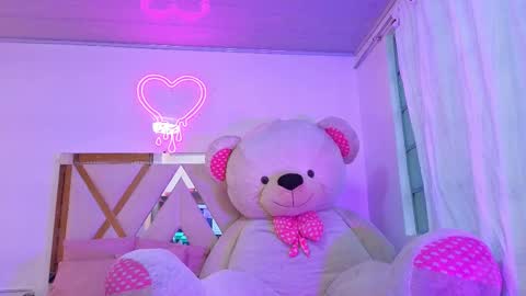 Jazmin  online show from September 26, 2025, 11:47 am