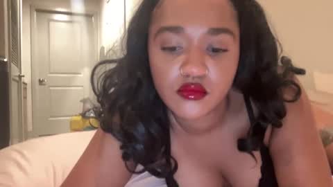 jazminetea online show from September 25, 2025, 2:15 am