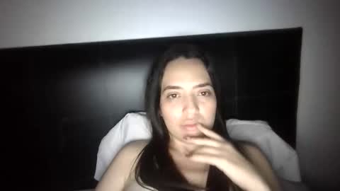jazminojeda online show from April 21, 2026, 4:52 am