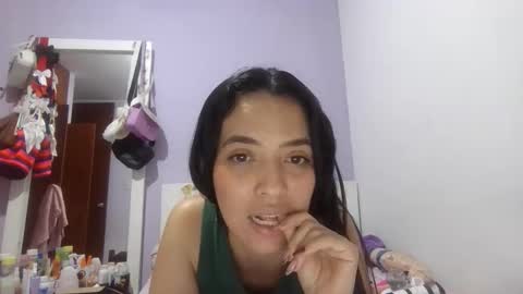 jazminojeda online show from April 30, 2026, 5:03 am