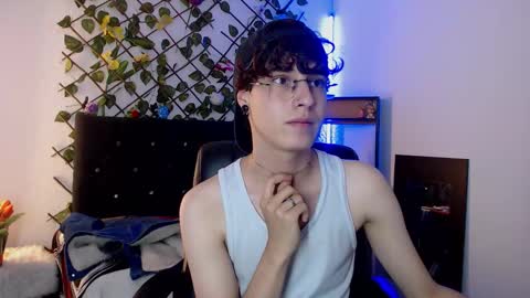 jeam_hot online show from December 18, 2025, 10:05 pm