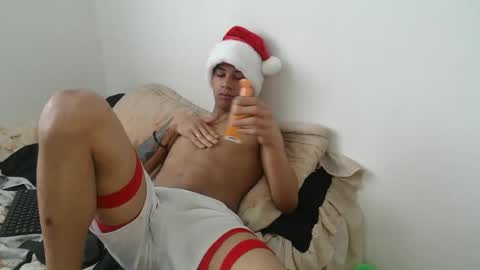 Snapshot of jeampier_sexy chatting on December 27, 2024, 2:43 pm jeampier_sexy online show from December 27, 2024, 2:43 pm