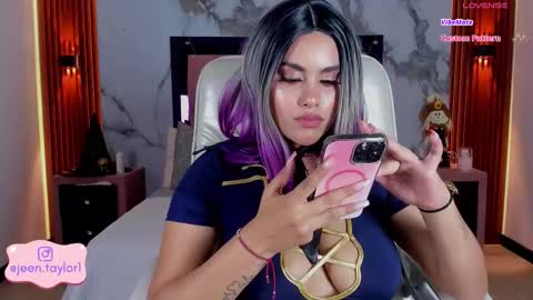 Jeen Taylor online show from October 31, 2025, 8:21 pm