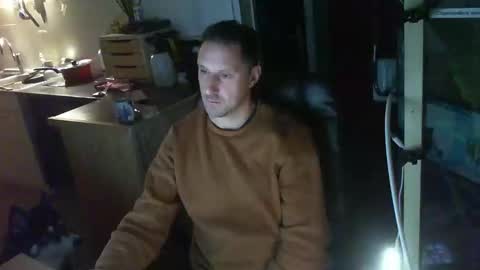 Snapshot of jef74700 chatting on January 1, 2025, 5:22 am Jrme online show from January 1, 2025, 5:22 am