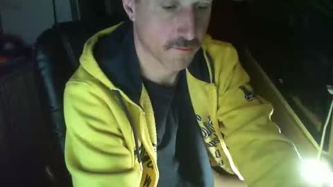 Snapshot of jef74700 chatting on March 3, 2025, 4:36 am Jrme online show from March 3, 2025, 4:36 am