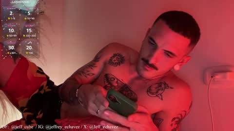 Snapshot of jeff_cube chatting on October 25, 2025, 4:13 pm Jeff and Mugi Independent model online show from October 25, 2025, 4:13 pm