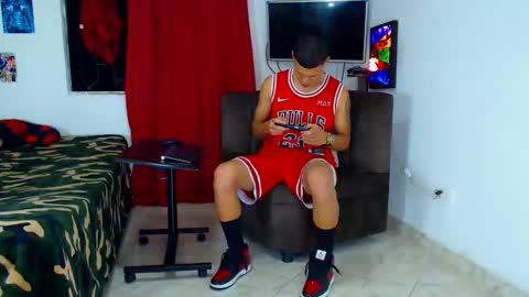 Snapshot of jeffer21_hot chatting on March 15, 2026, 5:35 am jeffer21_hot online show from March 15, 2026, 5:35 am