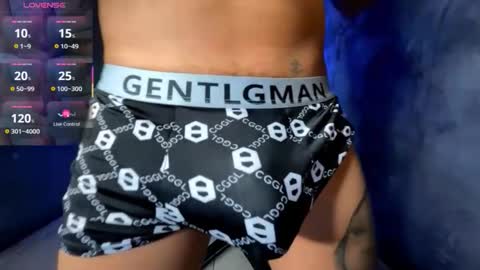 Snapshot of jeffvalemtino chatting on October 15, 2025, 11:27 pm jeffrey online show from October 15, 2025, 11:27 pm