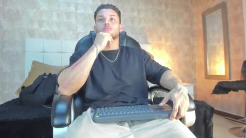 Snapshot of jeicob_gagnon chatting on December 14, 2025, 12:16 am jeicob gagnon online show from December 14, 2025, 12:16 am