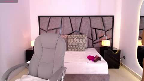 jeinnovemontenegr0 online show from March 25, 2026, 11:49 am