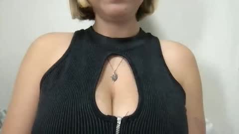 Snapshot of jelly_gum chatting on October 2, 2025, 5:14 am Inna online show from October 2, 2025, 5:14 am