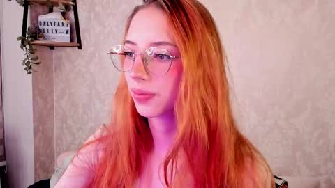 Snapshot of jelly_w5 chatting on November 23, 2025, 12:43 am Jelly online show from November 23, 2025, 12:43 am