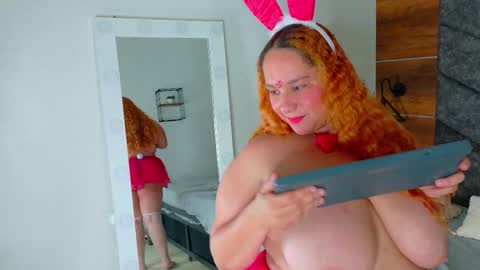 Jena  online show from October 20, 2025, 1:39 am