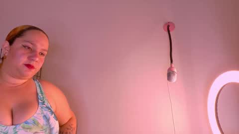 Jena  online show from November 5, 2025, 3:06 am