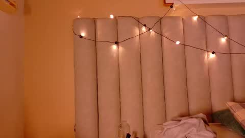 Jena  online show from December 2, 2025, 8:04 pm