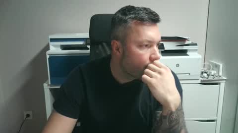 Snapshot of jendin_ chatting on December 21, 2025, 11:23 pm jendin_ online show from December 21, 2025, 11:23 pm