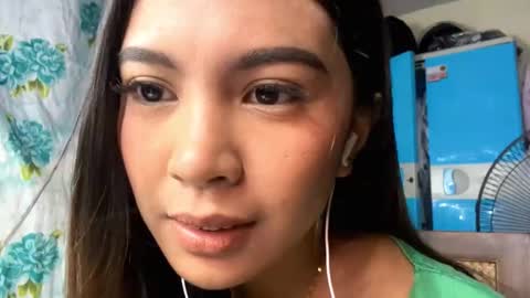 Snapshot of jenhiggens chatting on March 9, 2026, 4:55 pm Elise online show from March 9, 2026, 4:55 pm