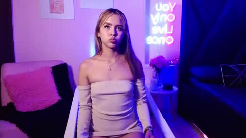 Snapshot of jeni_fire chatting on May 23, 2026, 1:26 pm jeni_fire online show from May 23, 2026, 1:26 pm
