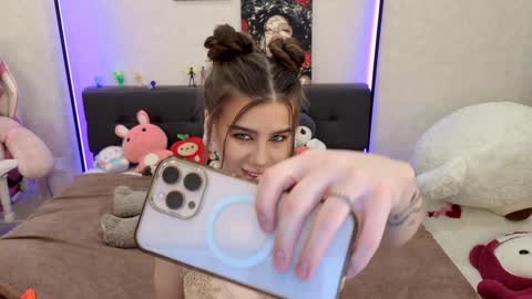 Snapshot of jenie_fire chatting on October 4, 2025, 1:20 pm Dolly online show from October 4, 2025, 1:20 pm