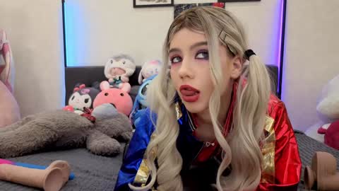 Snapshot of jenie_fire chatting on November 28, 2025, 1:36 pm Dolly online show from November 28, 2025, 1:36 pm