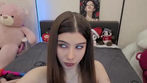 Snapshot of jenie_fire chatting on December 2, 2025, 1:39 pm Dolly online show from December 2, 2025, 1:39 pm