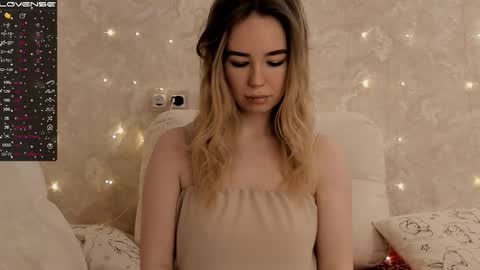 Snapshot of jeniferji chatting on December 22, 2025, 7:49 am EvaSileZ online show from December 22, 2025, 7:49 am