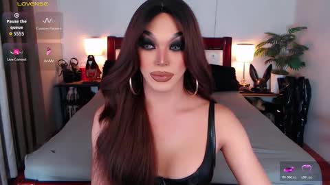 Queen Jenifer online show from March 17, 2026, 7:01 am