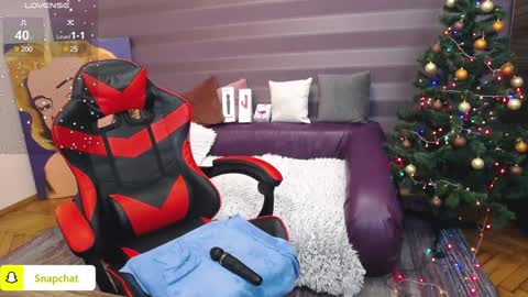Snapshot of jeniferstone chatting on December 23, 2024, 9:49 am Kira online show from December 23, 2024, 9:49 am