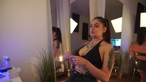 jeniffer_foxx online show from September 25, 2025, 4:27 am