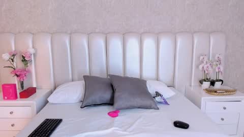 Samanta online show from November 7, 2025, 8:20 pm