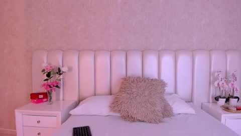 Samanta online show from December 2, 2025, 7:53 pm