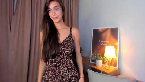 Snapshot of jenifferr_star chatting on September 21, 2025, 8:32 pm Elli online show from September 21, 2025, 8:32 pm