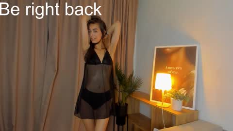Snapshot of jenifferr_star chatting on October 8, 2025, 9:23 pm Elli online show from October 8, 2025, 9:23 pm