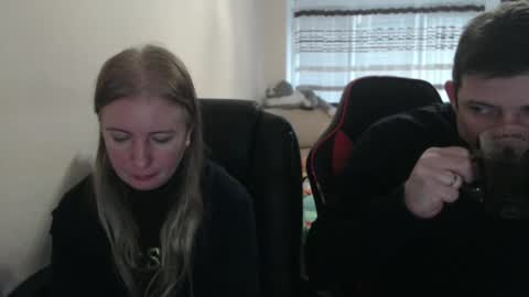 JenisAndPeter online show from September 30, 2025, 7:02 am